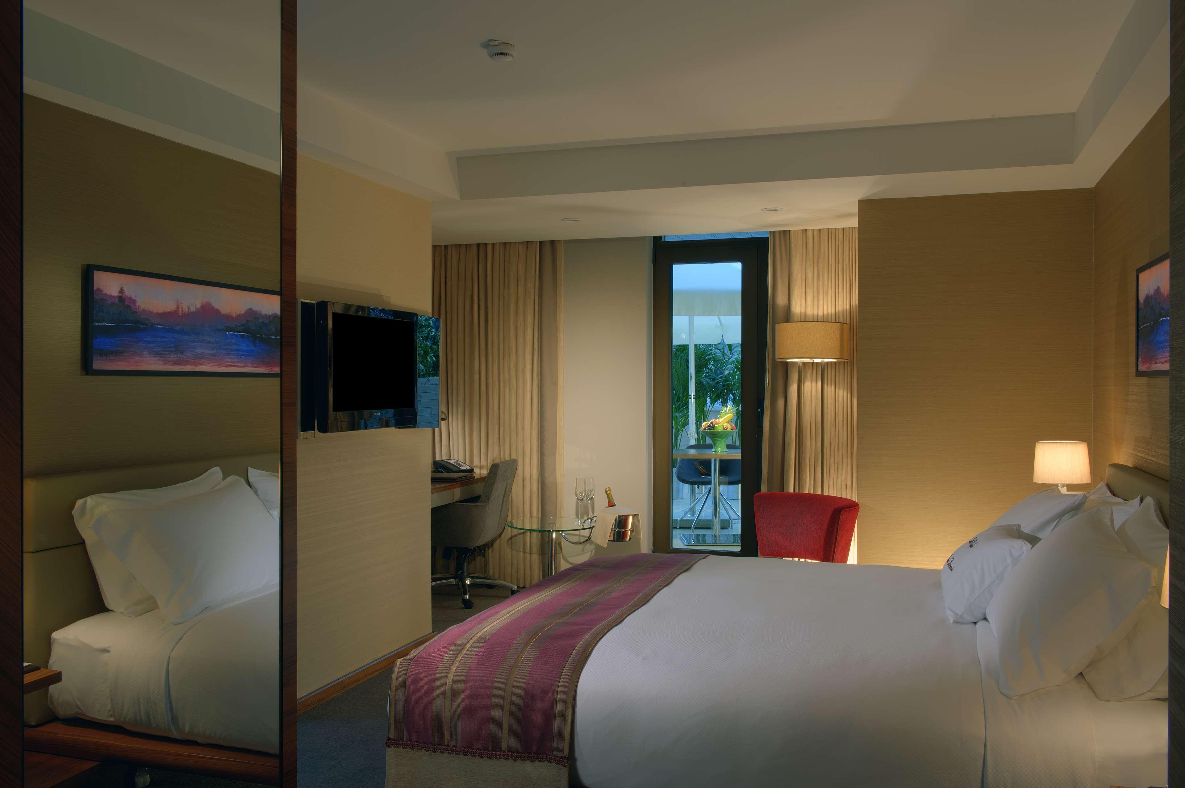 Hotel Doubletree By Hilton Istanbul - Old Town Exterior foto Deluxe Room
