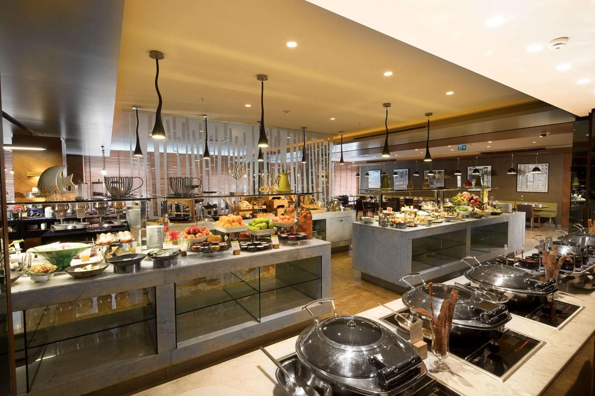 Hotel Doubletree By Hilton Istanbul - Old Town Exterior foto The buffet at the hotel