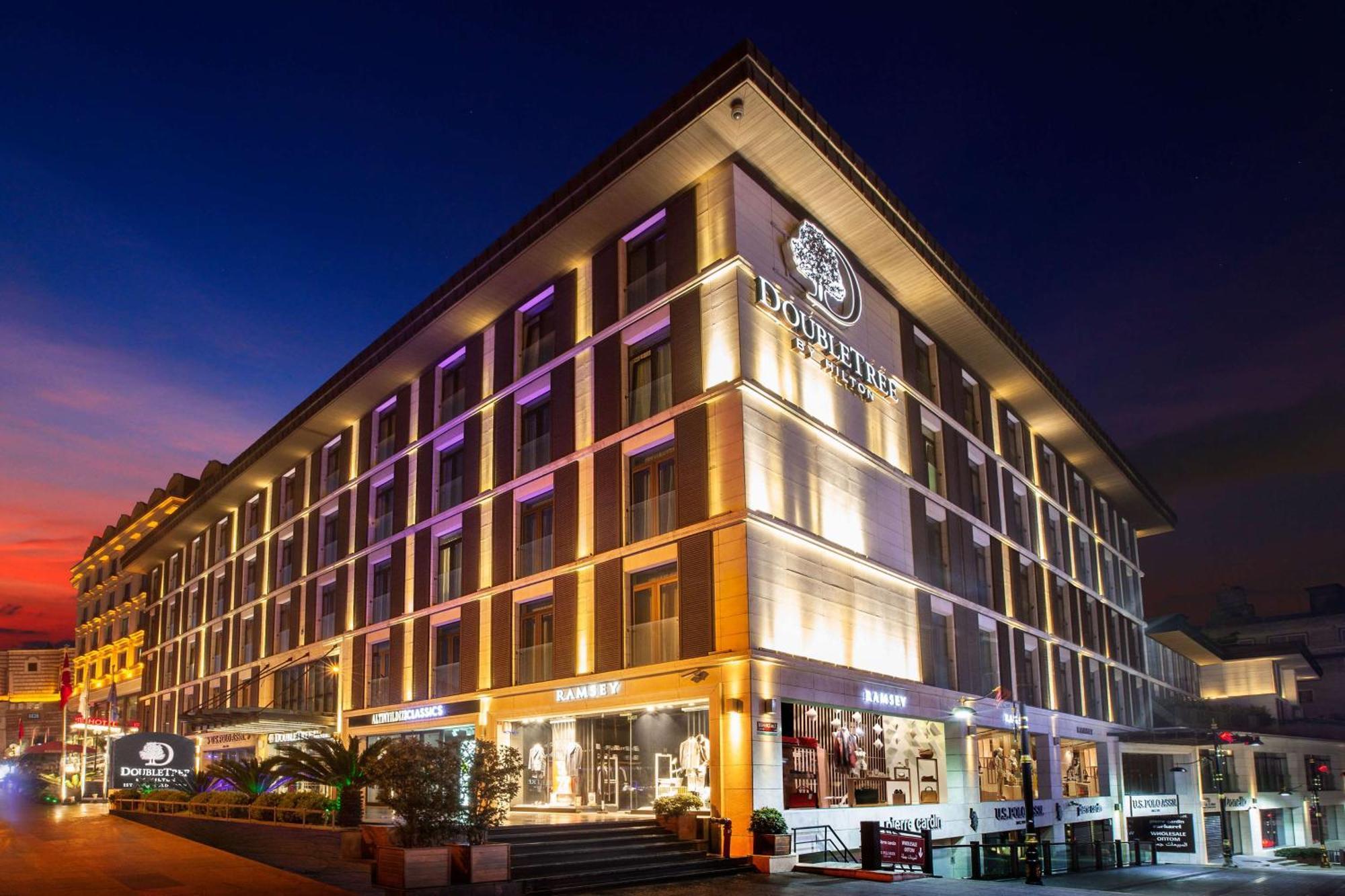 Hotel Doubletree By Hilton Istanbul - Old Town Exterior foto The Royal