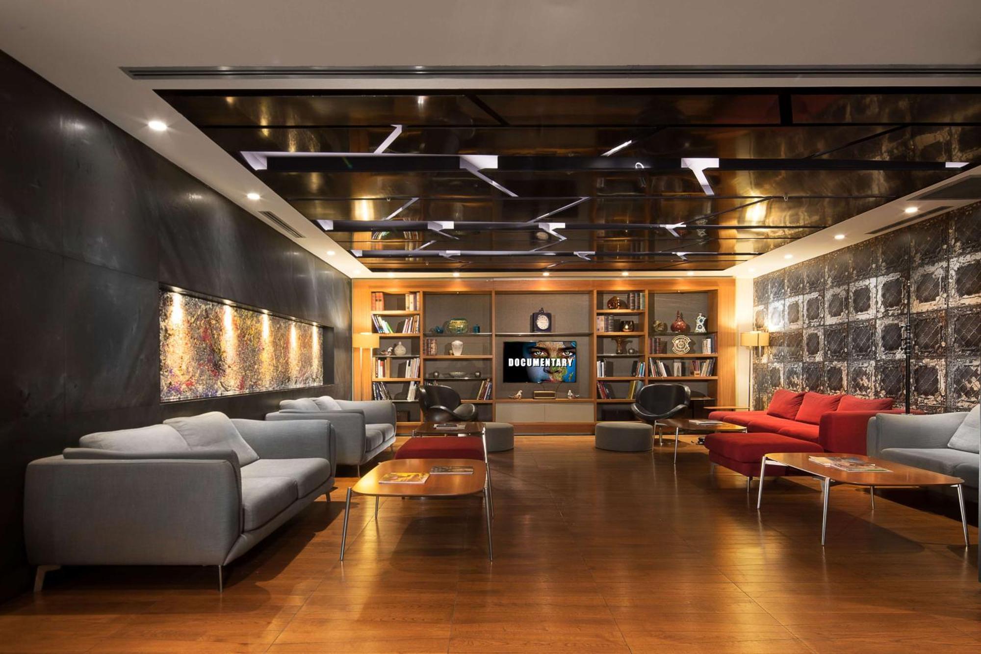 Hotel Doubletree By Hilton Istanbul - Old Town Exterior foto The lounge at the airport