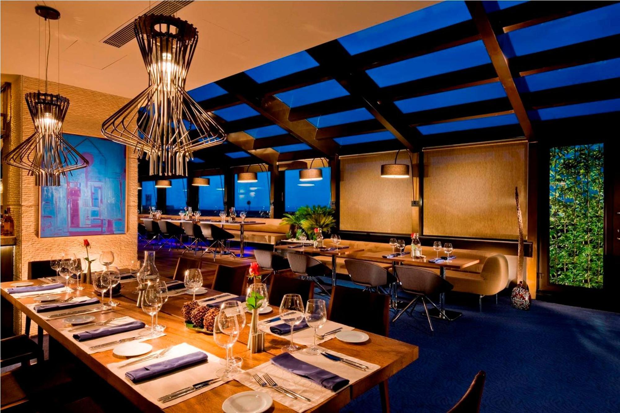 Hotel Doubletree By Hilton Istanbul - Old Town Exterior foto The interior of the restaurant