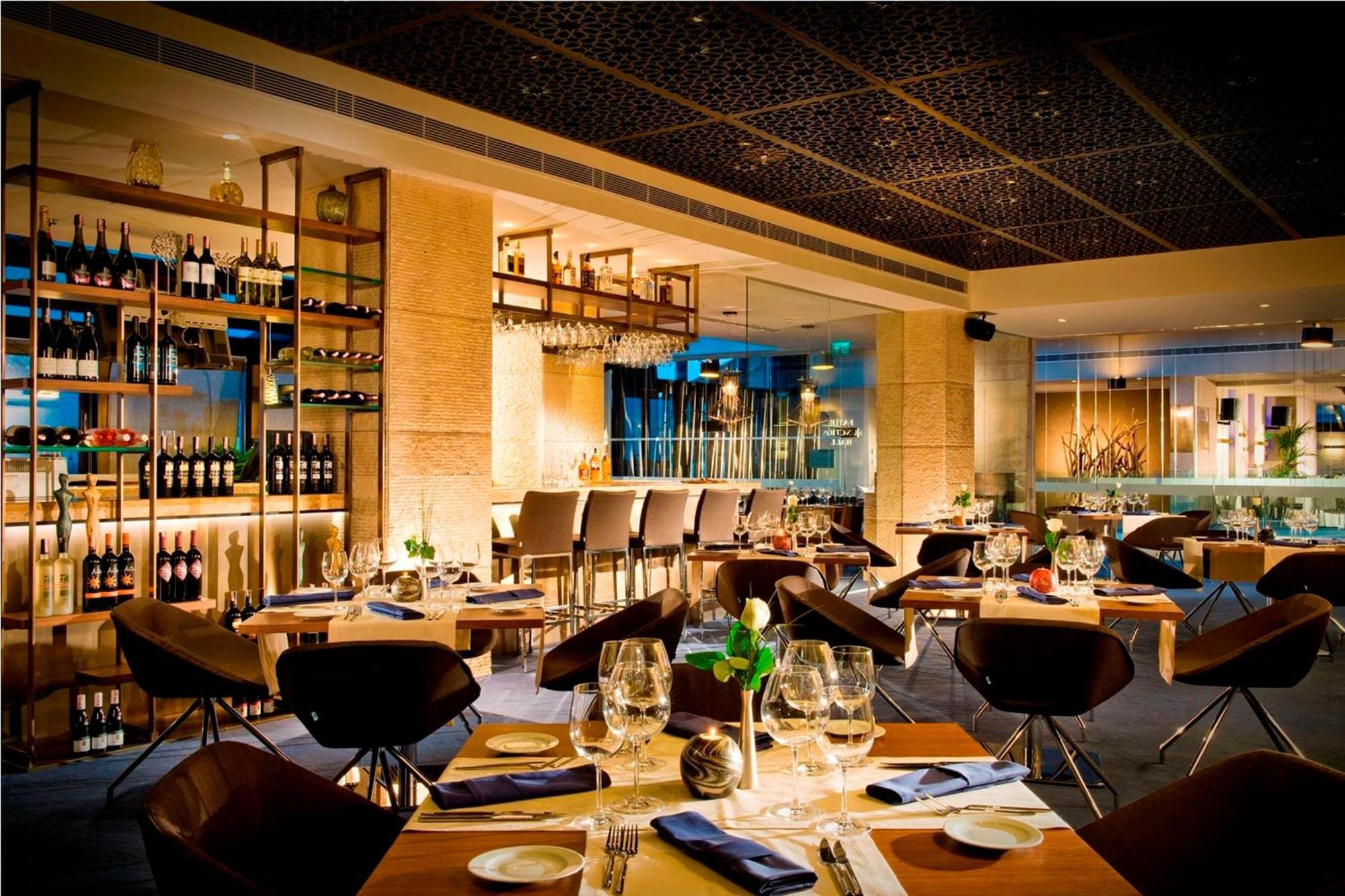 Hotel Doubletree By Hilton Istanbul - Old Town Exterior foto The interior of the restaurant